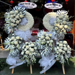 hoa tang lễ tone trắng