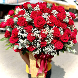 giỏ hoa hồng phối hoa baby