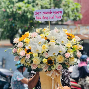 hoa sinh nhật tone hồng nhạt, vàng