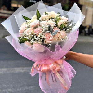 hoa sinh nhật màu kem