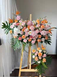 kệ hoa chúc mừng 2 tầng màu cam tím